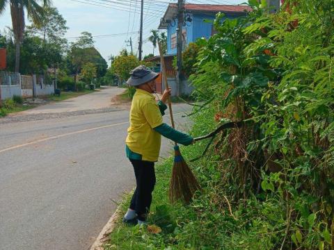 สมาชิกอาสาสมัครท้องถิ่นรักษ์โลก ร่วมกันทำกิจกรรม ฺBig cleaning day ในเขตตำบลโคกสะอาด