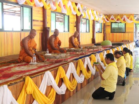 กิจกรรม วัด ประชา รัฐ สร้างสุข และกิจกรรมถวายภัตราหารเพล ณ วัดสว่างอารมณ์ บ้านหนองเฒ่ากา ม.1