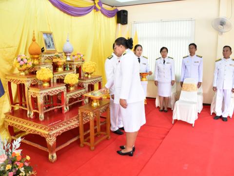 พิธีรับพระราชทานพระบรมฉายาลักษณ์ พระบาทสมเด็จพระเจ้าอยู่หัว และสมเด็จพระนางเจ้า ฯ พระบรมราชินี