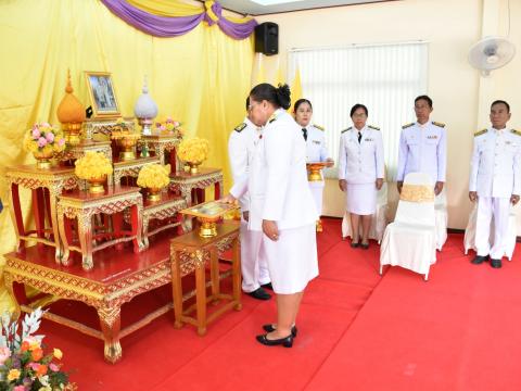 พิธีรับพระราชทานพระบรมฉายาลักษณ์ พระบาทสมเด็จพระเจ้าอยู่หัว และสมเด็จพระนางเจ้า ฯ พระบรมราชินี