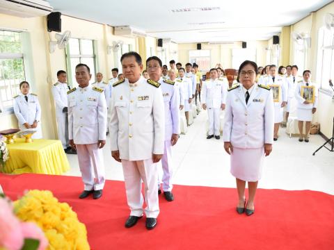 พิธีรับพระราชทานพระบรมฉายาลักษณ์ พระบาทสมเด็จพระเจ้าอยู่หัว และสมเด็จพระนางเจ้า ฯ พระบรมราชินี