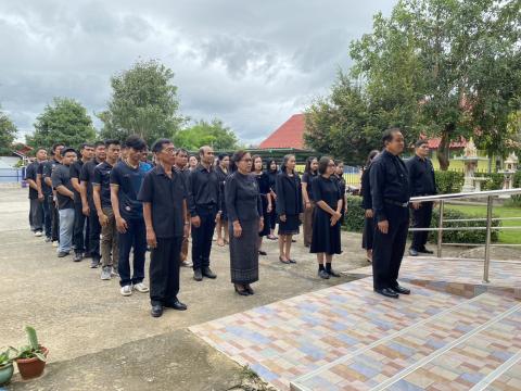 การลงนามถวายความอาลัย และถวายสักการะหน้าพระฉายาลักษณ์ สมเด็จพระนางเจ้าสิริกิติ์ พระบรมราชินีนาถ พระบรมราชชนนีพันปีหลวง