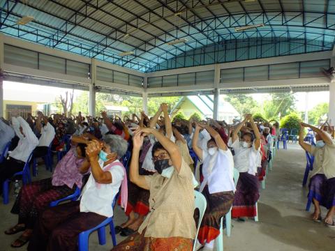 โครงการอบรมและส่งเสริมผู้สูงวัยใส่ใจสุขภาพ ประจำปีงบประมาณ 2565 วันที่ 17 มิถุนายน 2565 ณ หอประชุมองค์การบริหารส่วนตำบลโคกสะอาด