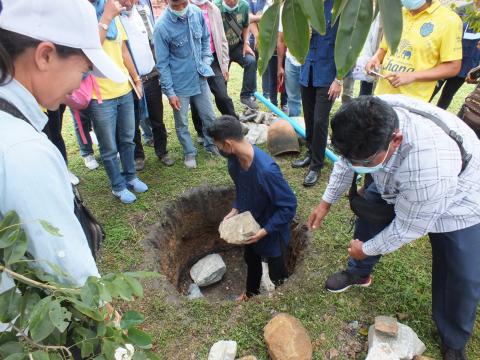 โครงการอบรมและศึกษาดูงานเพิ่มศักยภาพการดำเนินงานอันเนื่องมาจากพร